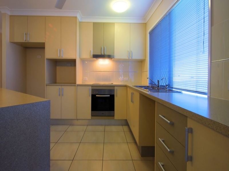 8 Chapple Street, Mount Louisa QLD 4814