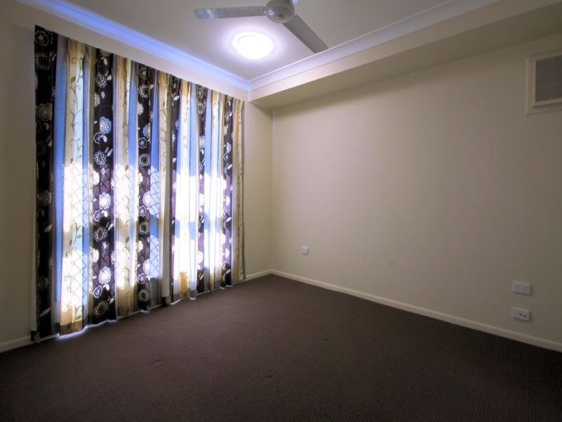 8 Chapple Street, Mount Louisa QLD 4814