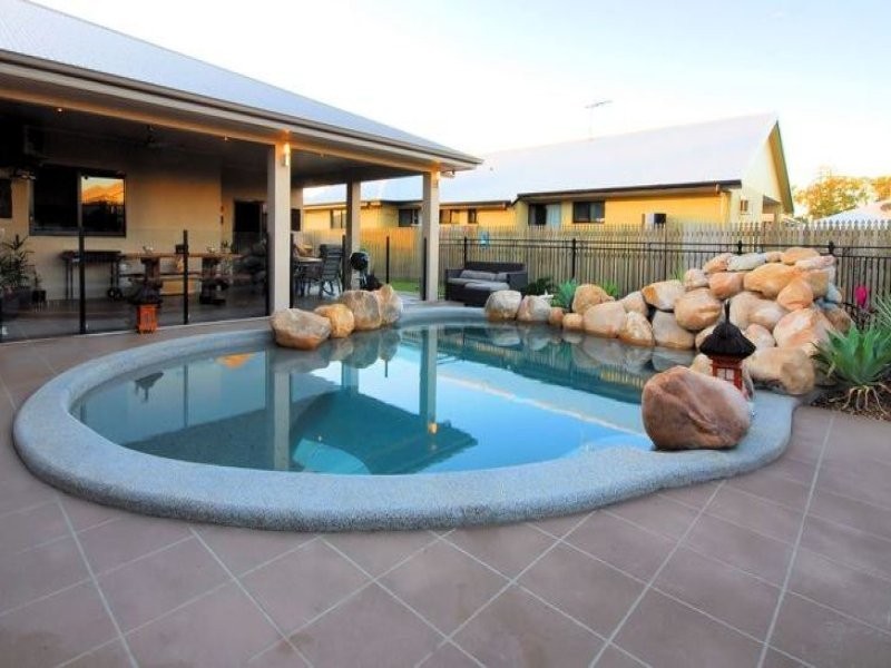 16 Daintree Drive, Bushland Beach QLD 4818