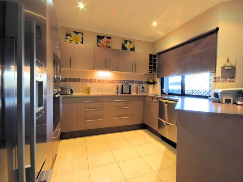 16 Daintree Drive, Bushland Beach QLD 4818