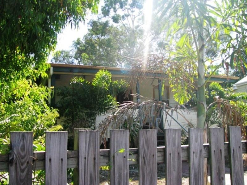 24 hubert Street, South Townsville QLD 4810