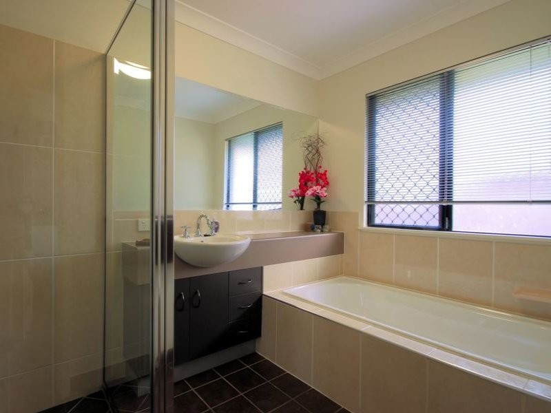 18 Coolaree Drive, Bushland Beach QLD 4818