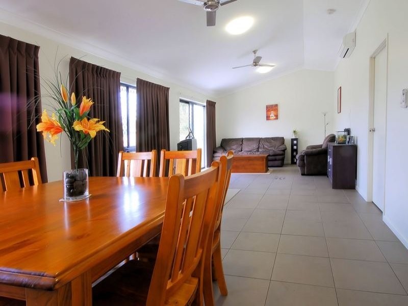 18 Coolaree Drive, Bushland Beach QLD 4818