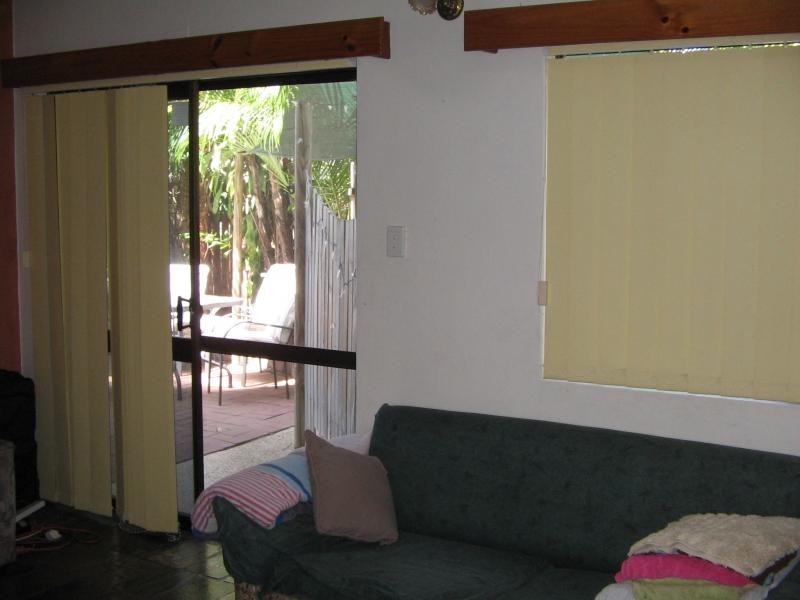 10 Viles Street, Rosslea QLD 4812