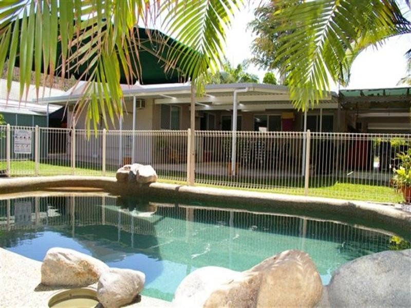 18 St Ives Street, Mount Louisa QLD 4814