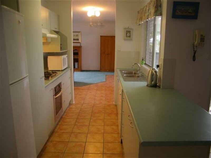 18 St Ives Street, Mount Louisa QLD 4814