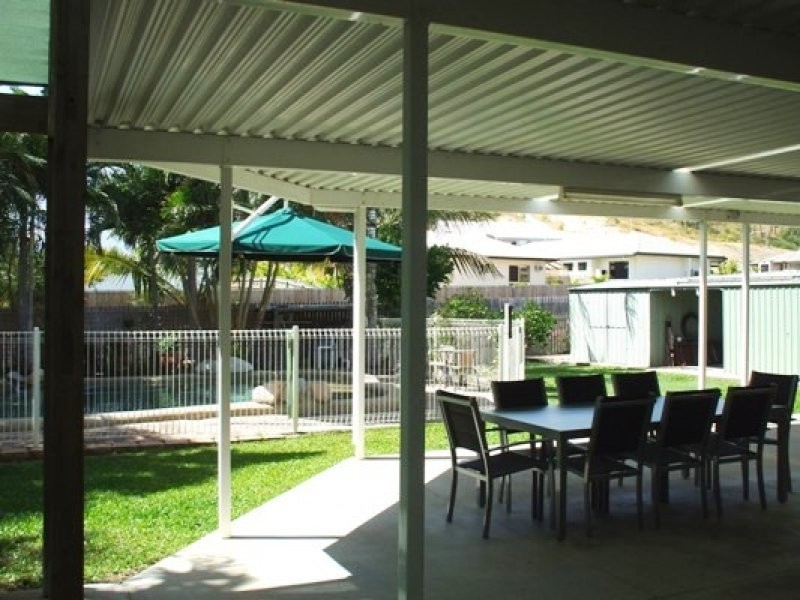 18 St Ives Street, Mount Louisa QLD 4814