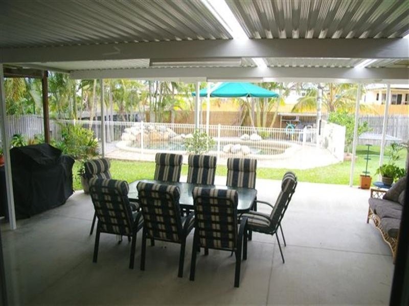 18 St Ives Street, Mount Louisa QLD 4814