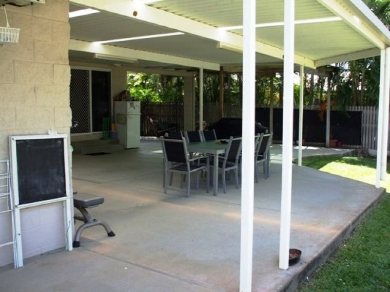 18 St Ives Street, Mount Louisa QLD 4814