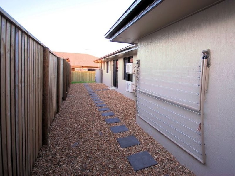 1 Deedes Crescent, Bushland Beach QLD 4818