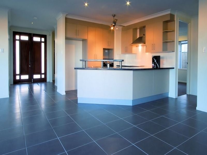 1 Deedes Crescent, Bushland Beach QLD 4818