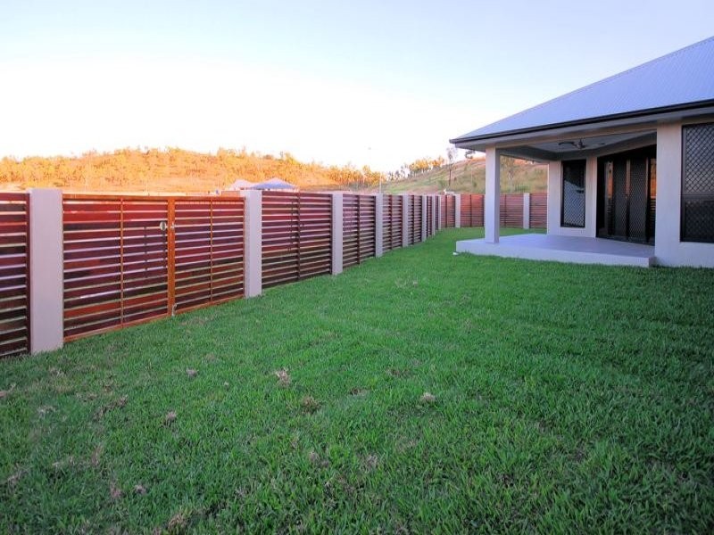 1 Deedes Crescent, Bushland Beach QLD 4818