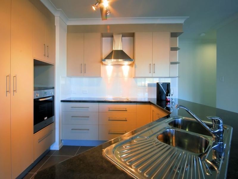 1 Deedes Crescent, Bushland Beach QLD 4818