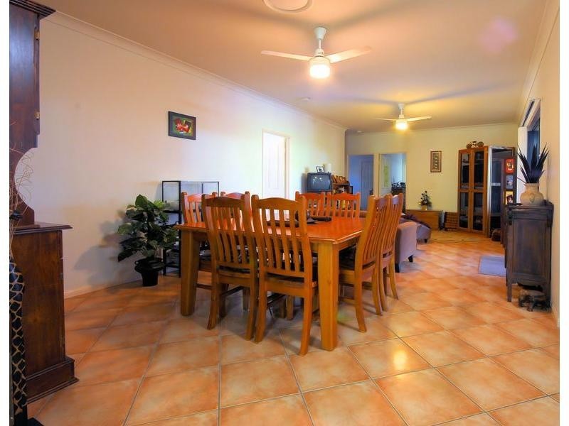Bushland Beach QLD 4818