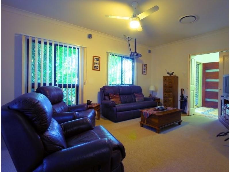 Bushland Beach QLD 4818
