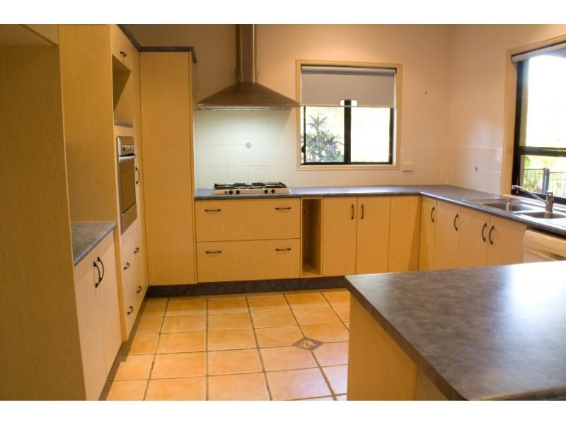 5 Luke Court, Bushland Beach QLD 4818