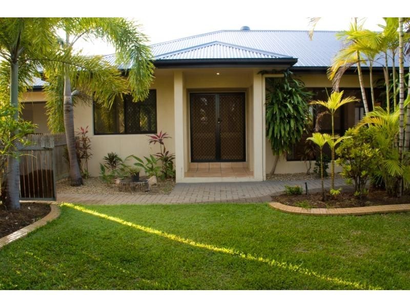 5 Luke Court, Bushland Beach QLD 4818