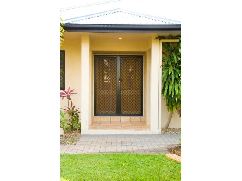 5 Luke Court, Bushland Beach QLD 4818