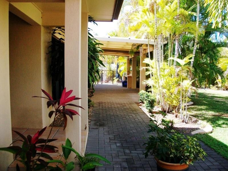 5 Luke Court, Bushland Beach QLD 4818