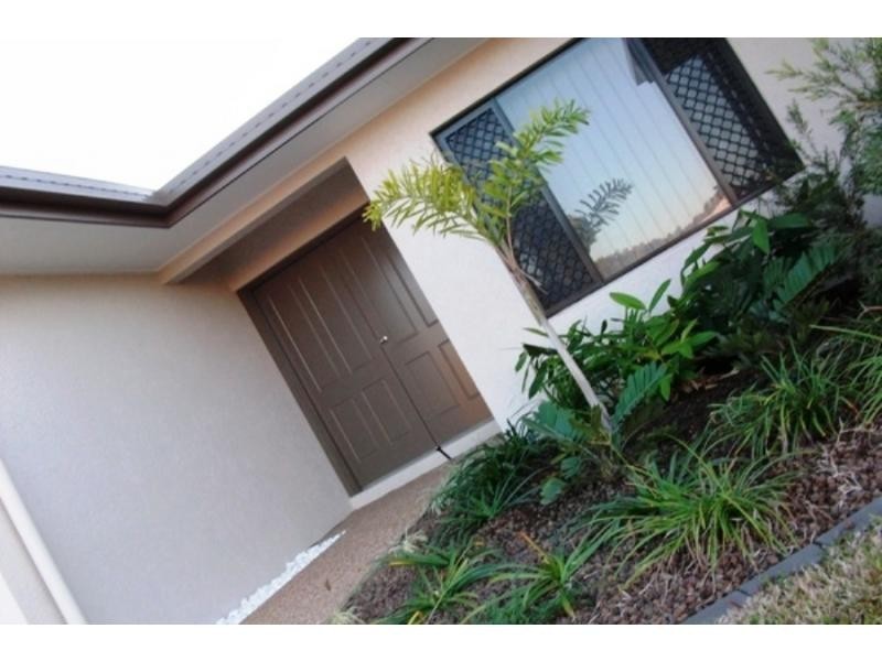 Bushland Beach QLD 4818