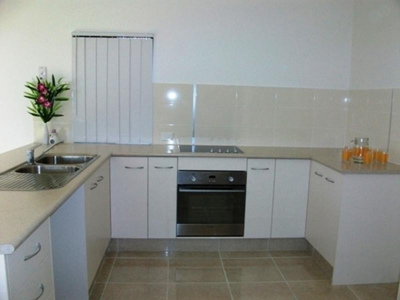 Bushland Beach QLD 4818