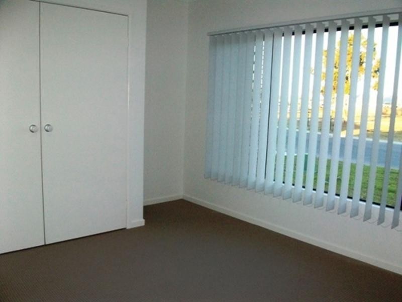 Bushland Beach QLD 4818