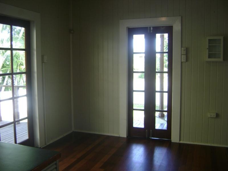 43 Henry Street, West End QLD 4810