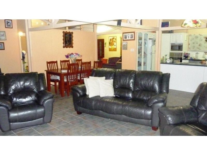 27 Marlynda Avenue, Cranbrook QLD 4814