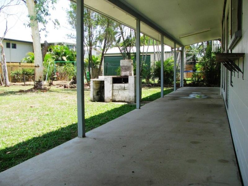 27 Tam O’Shanter Drive, Kirwan QLD 4817
