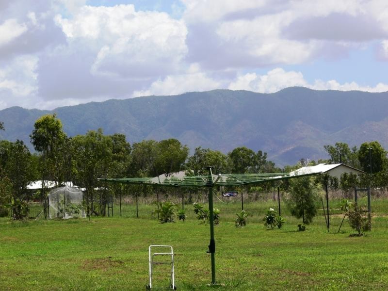 11 Blue Mountain Drive, Bluewater QLD 4818