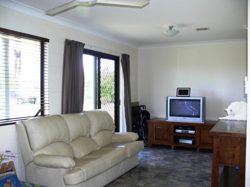 11 Blue Mountain Drive, Bluewater QLD 4818