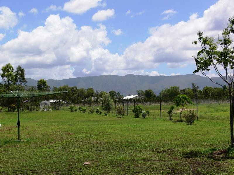 11 Blue Mountain Drive, Bluewater QLD 4818