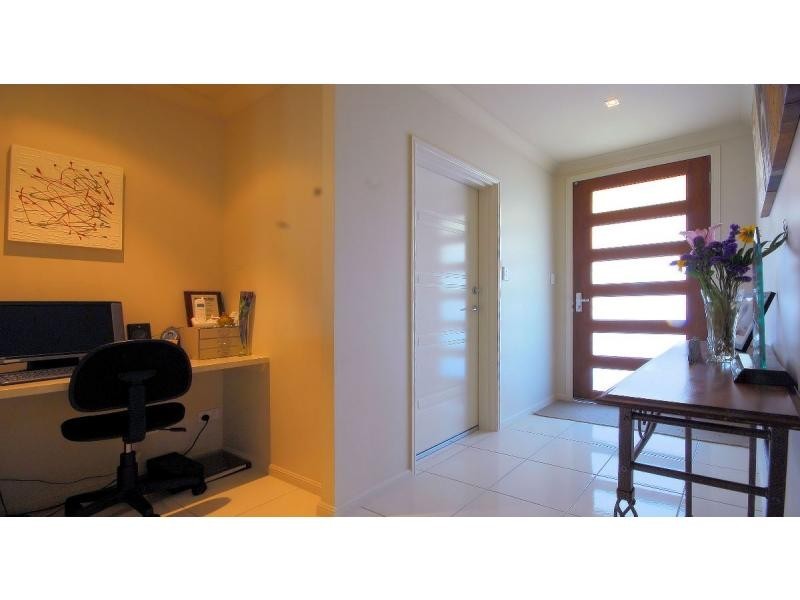 1 Dugong Circuit, Bushland Beach QLD 4818