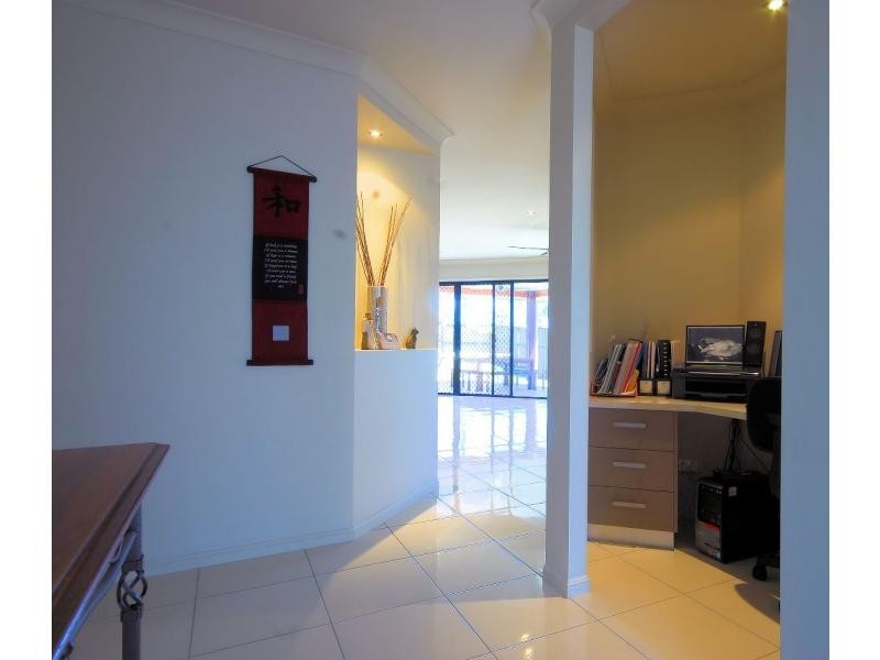 1 Dugong Circuit, Bushland Beach QLD 4818