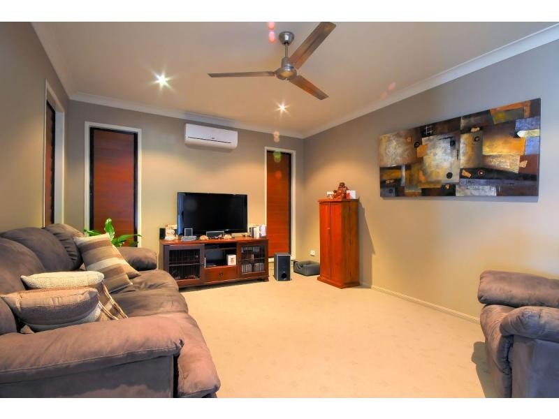 1 Dugong Circuit, Bushland Beach QLD 4818