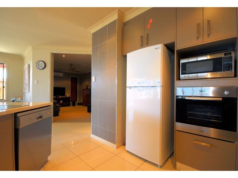 1 Dugong Circuit, Bushland Beach QLD 4818