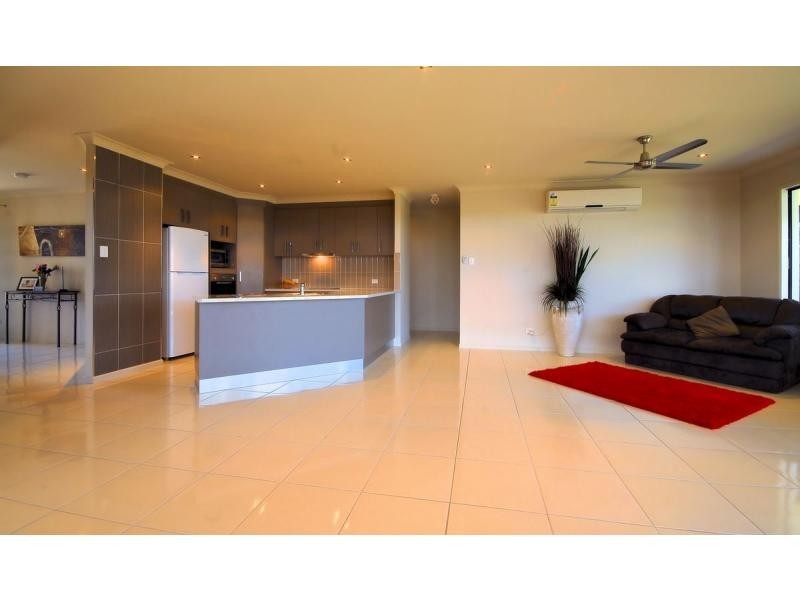 1 Dugong Circuit, Bushland Beach QLD 4818