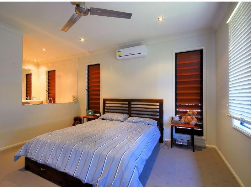 1 Dugong Circuit, Bushland Beach QLD 4818