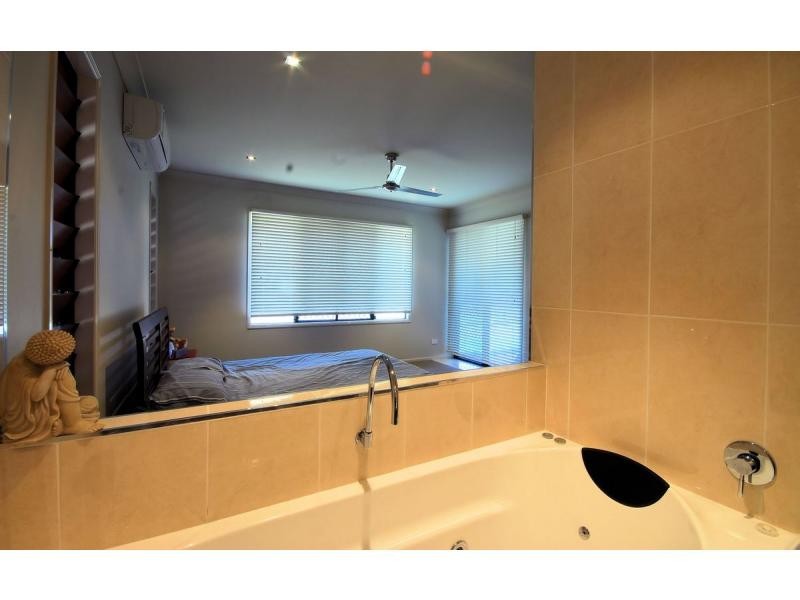 1 Dugong Circuit, Bushland Beach QLD 4818