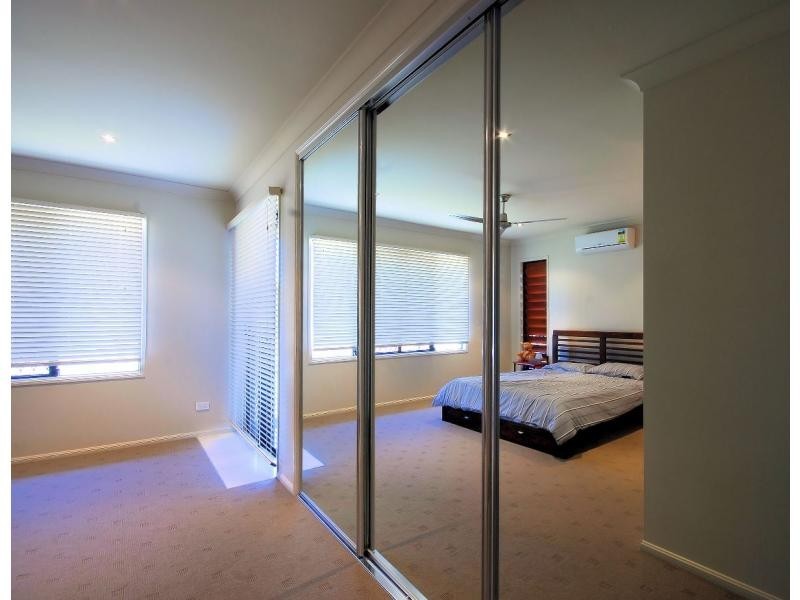 1 Dugong Circuit, Bushland Beach QLD 4818