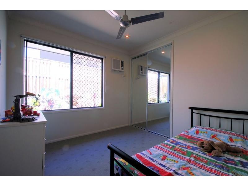 1 Dugong Circuit, Bushland Beach QLD 4818