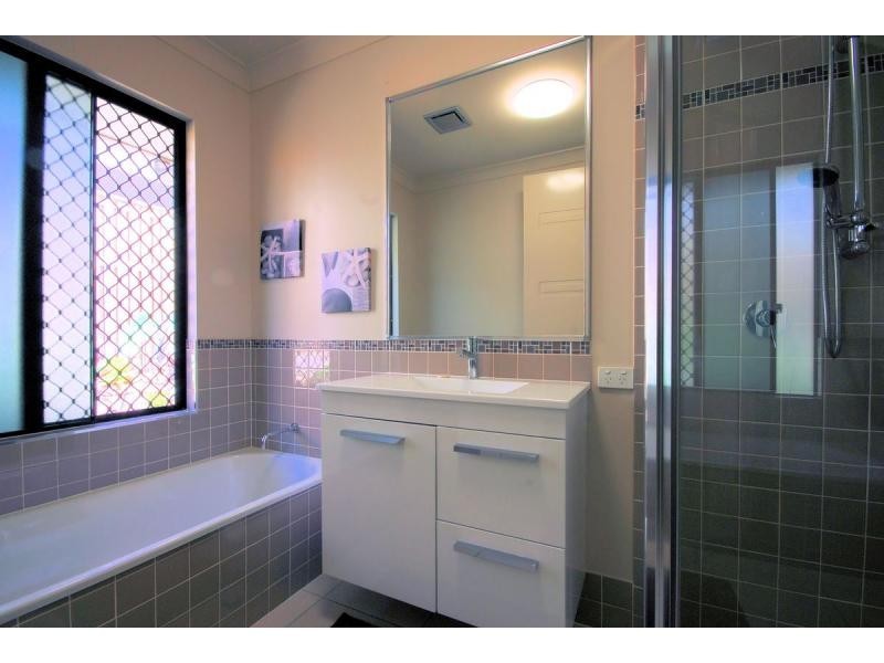 1 Dugong Circuit, Bushland Beach QLD 4818