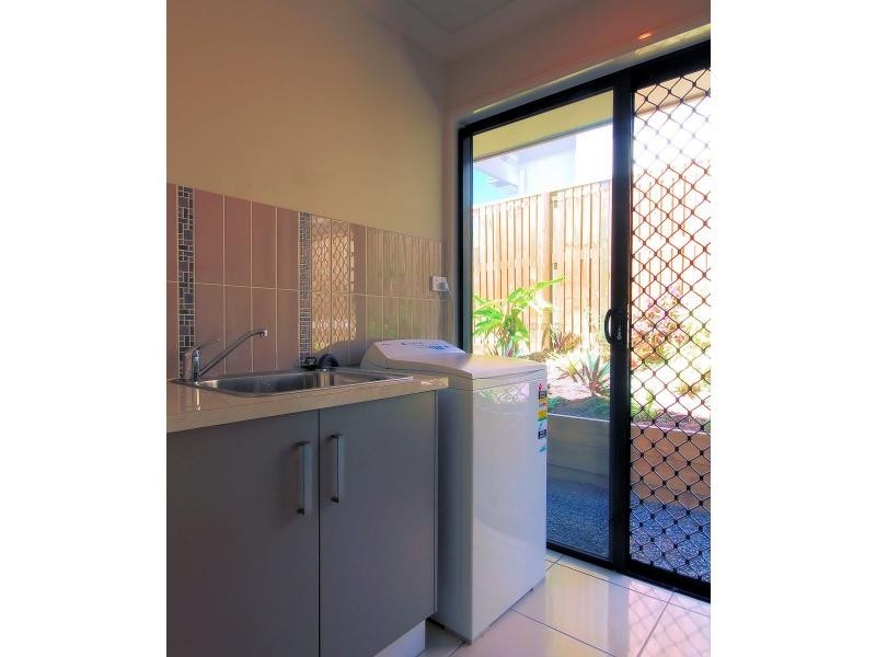 1 Dugong Circuit, Bushland Beach QLD 4818