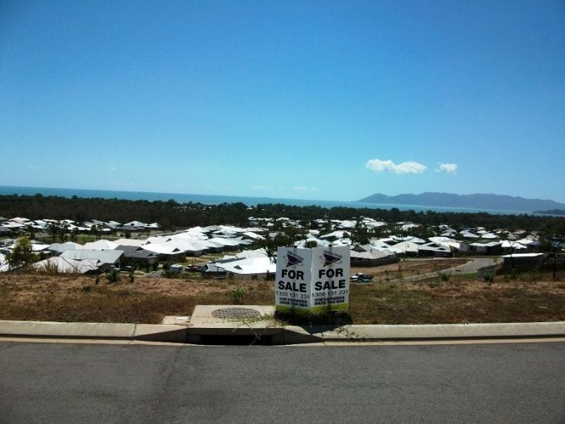 14 Cashell Drive, Bushland Beach QLD 4818