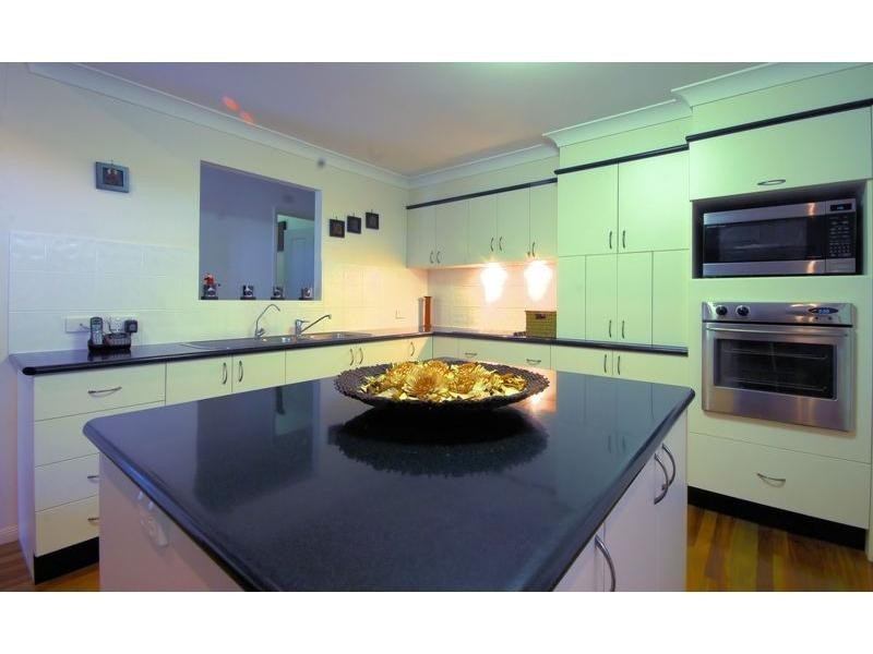 12 Mahogany Court, Bushland Beach QLD 4818