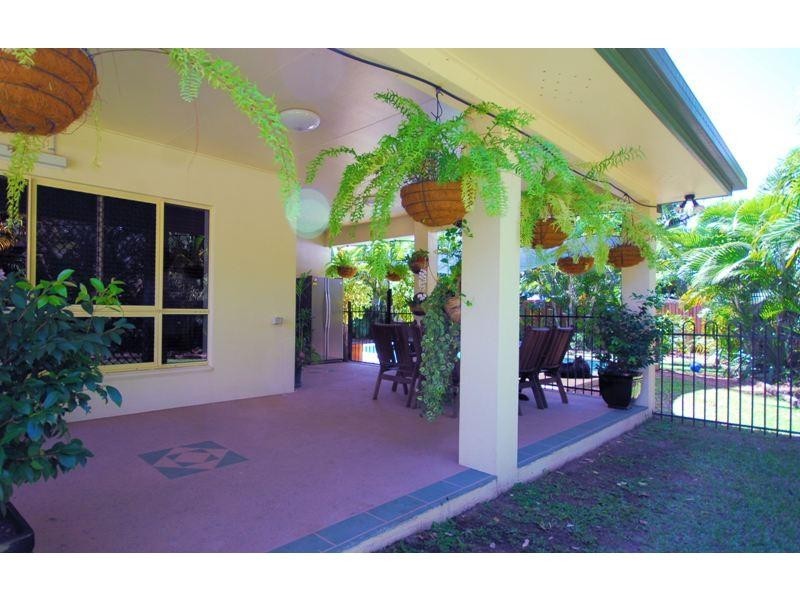 12 Mahogany Court, Bushland Beach QLD 4818