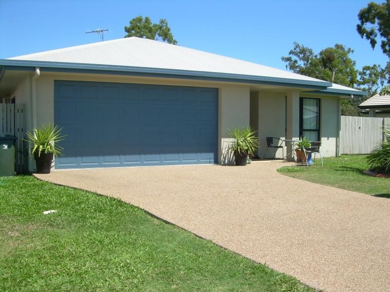 7 Eshelby Street, Bushland Beach QLD 4818