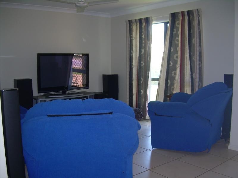 7 Eshelby Street, Bushland Beach QLD 4818