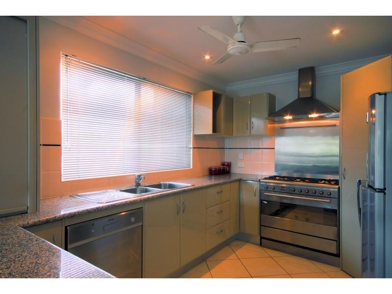 4/120 The Strand, North Ward QLD 4810