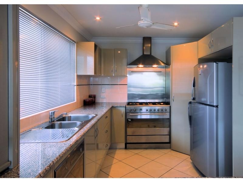 4/120 The Strand, North Ward QLD 4810